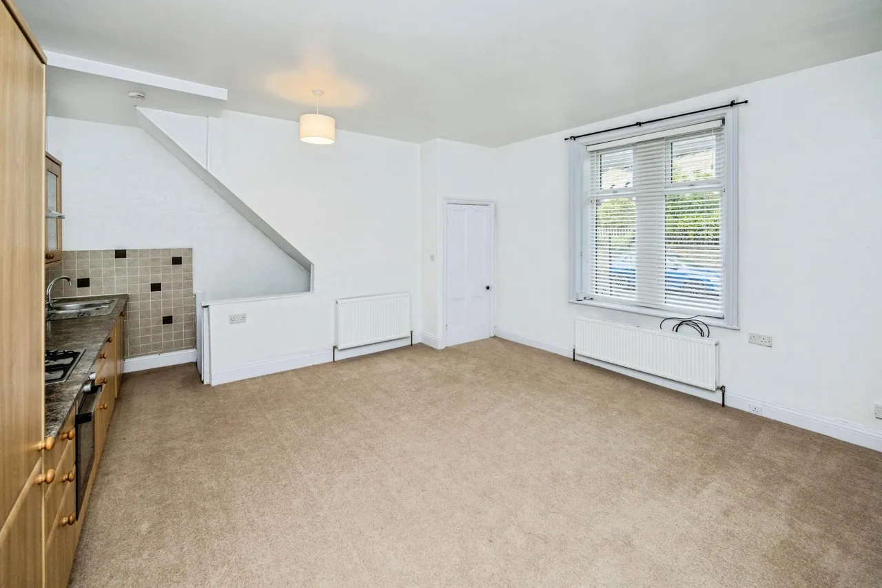 Deyne Road, Huddersfield, HD4, photo 5
