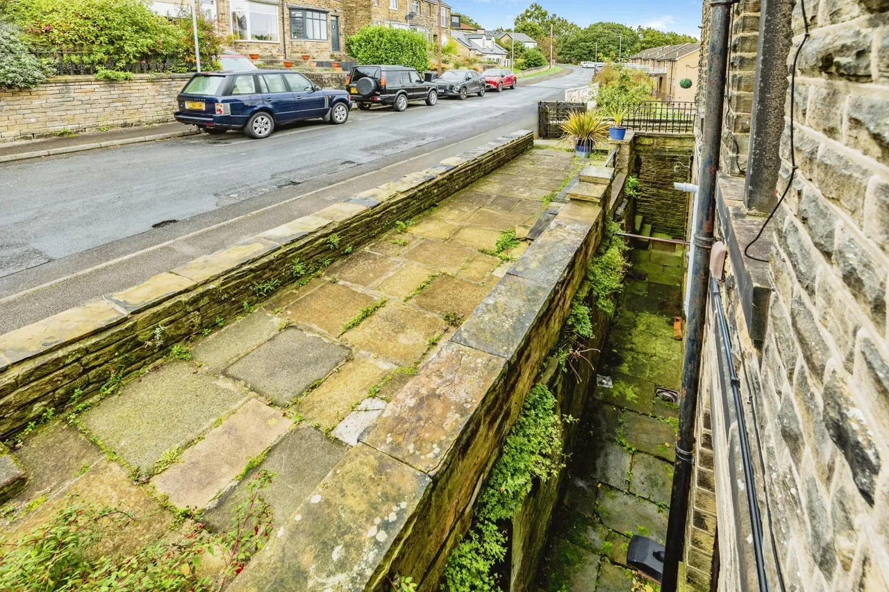 Deyne Road, Huddersfield, HD4, photo 19