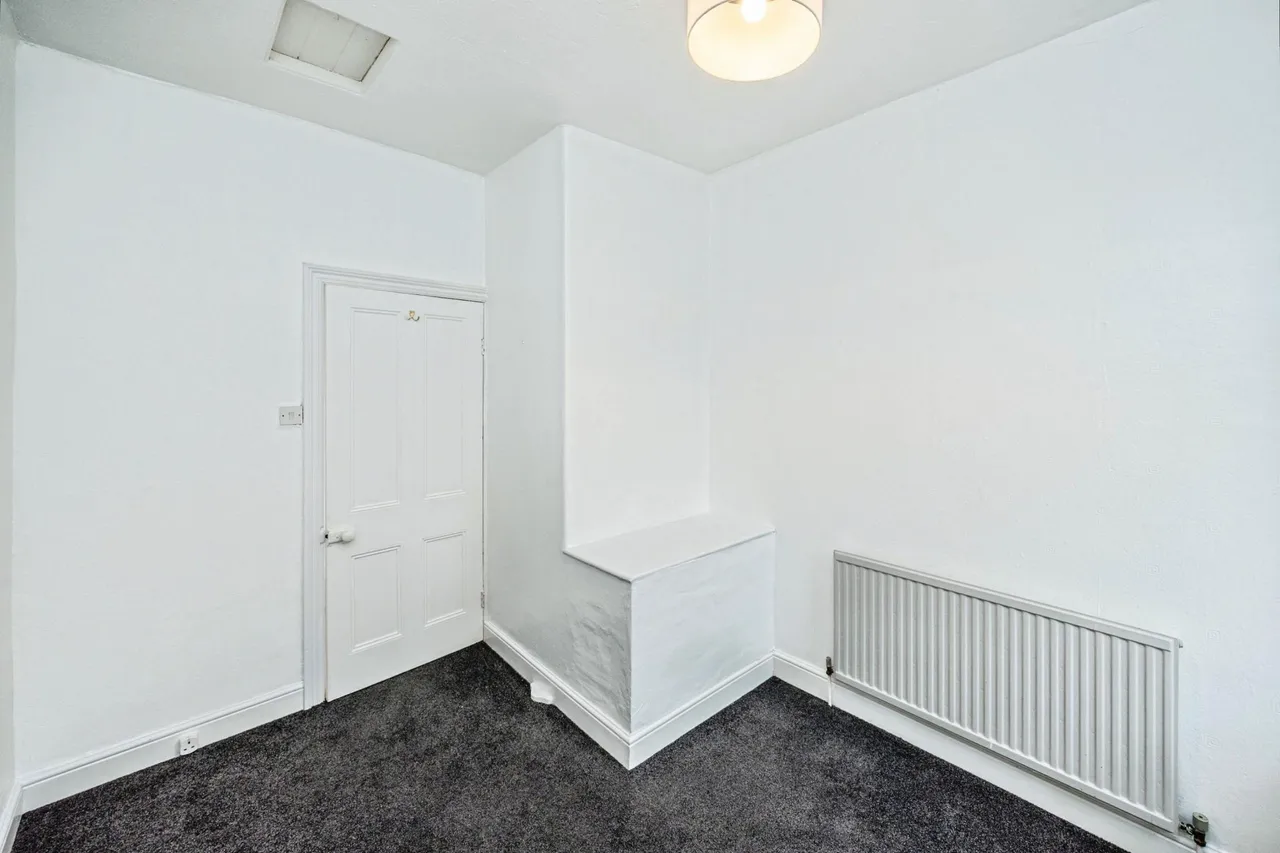 Deyne Road, Huddersfield, HD4, photo 11