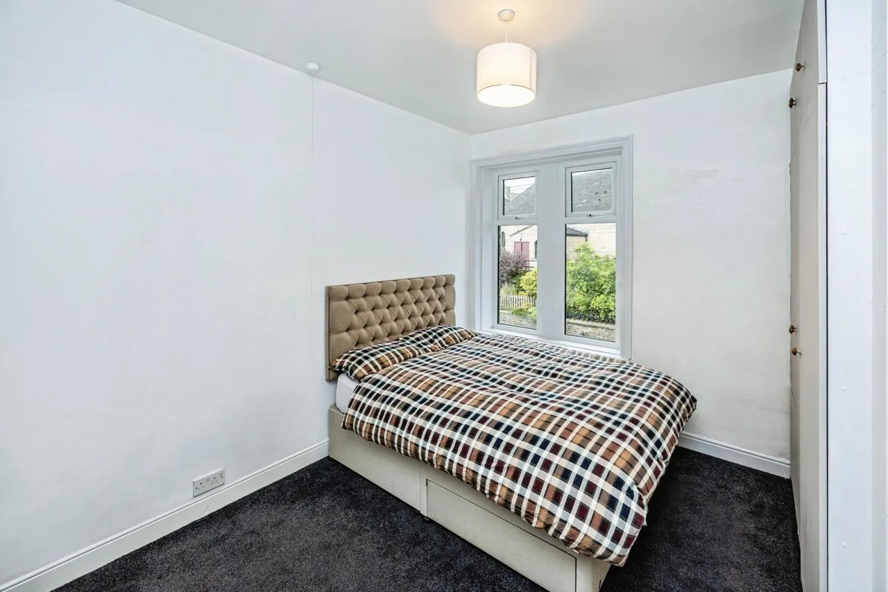 Deyne Road, Huddersfield, HD4, photo 16