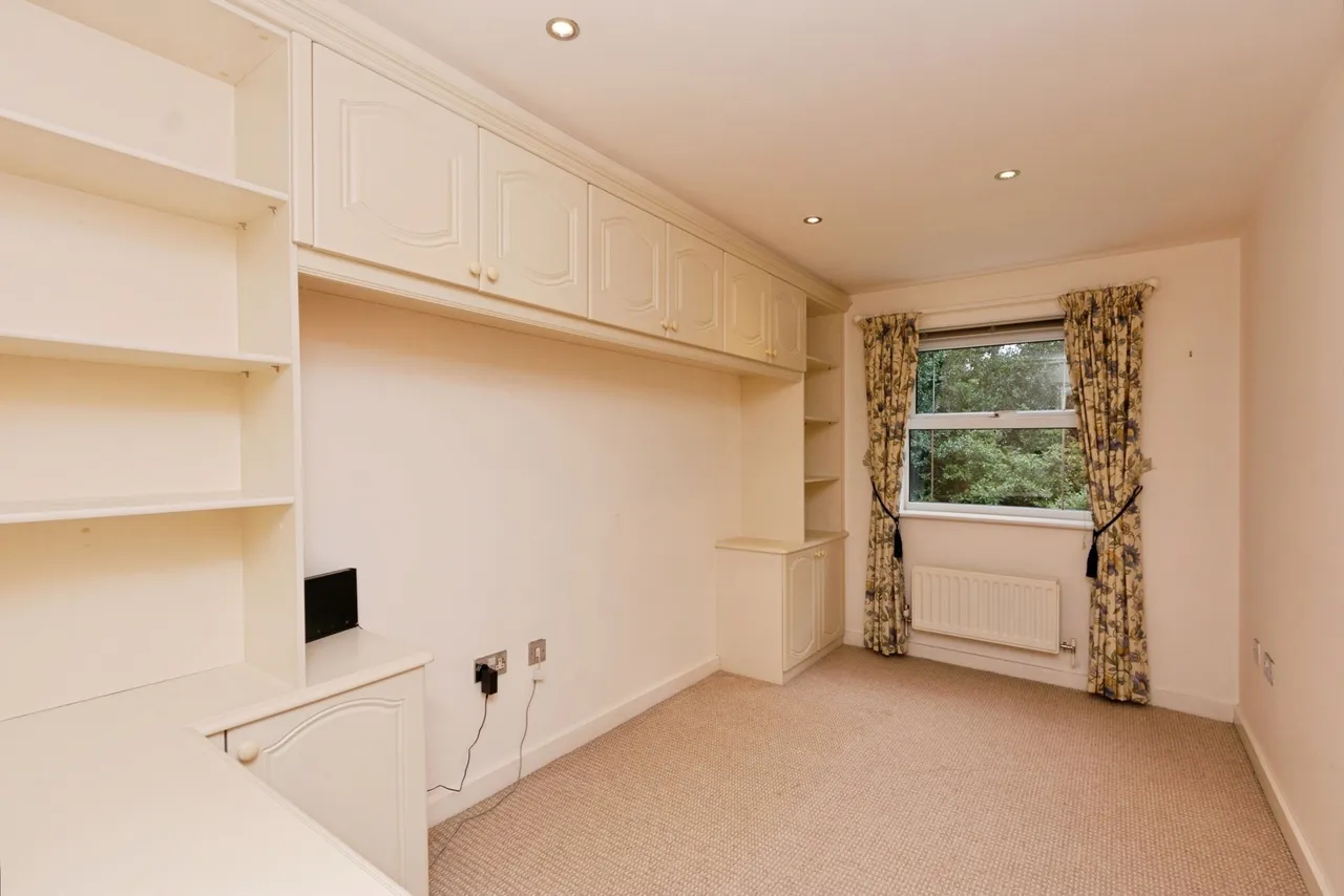Gordon Crescent, Camberley, GU15, photo 16