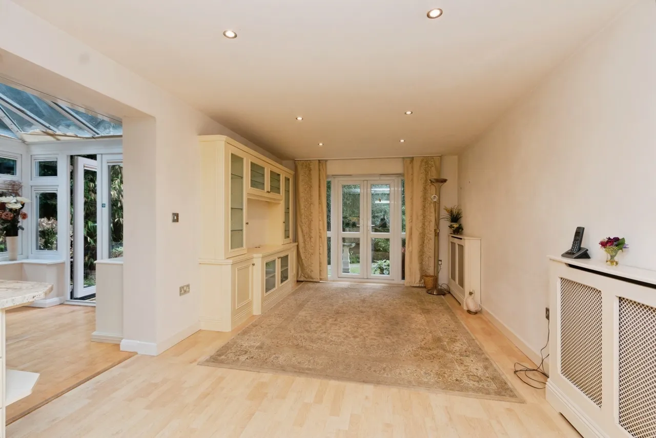 Gordon Crescent, Camberley, GU15, photo 4