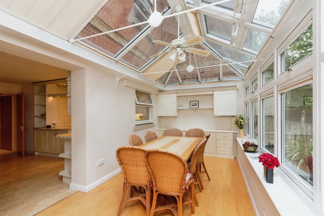 Gordon Crescent, Camberley, GU15, photo 2