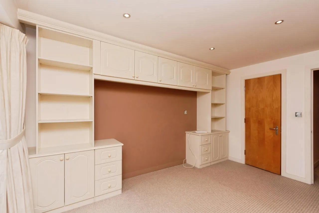 Gordon Crescent, Camberley, GU15, photo 13