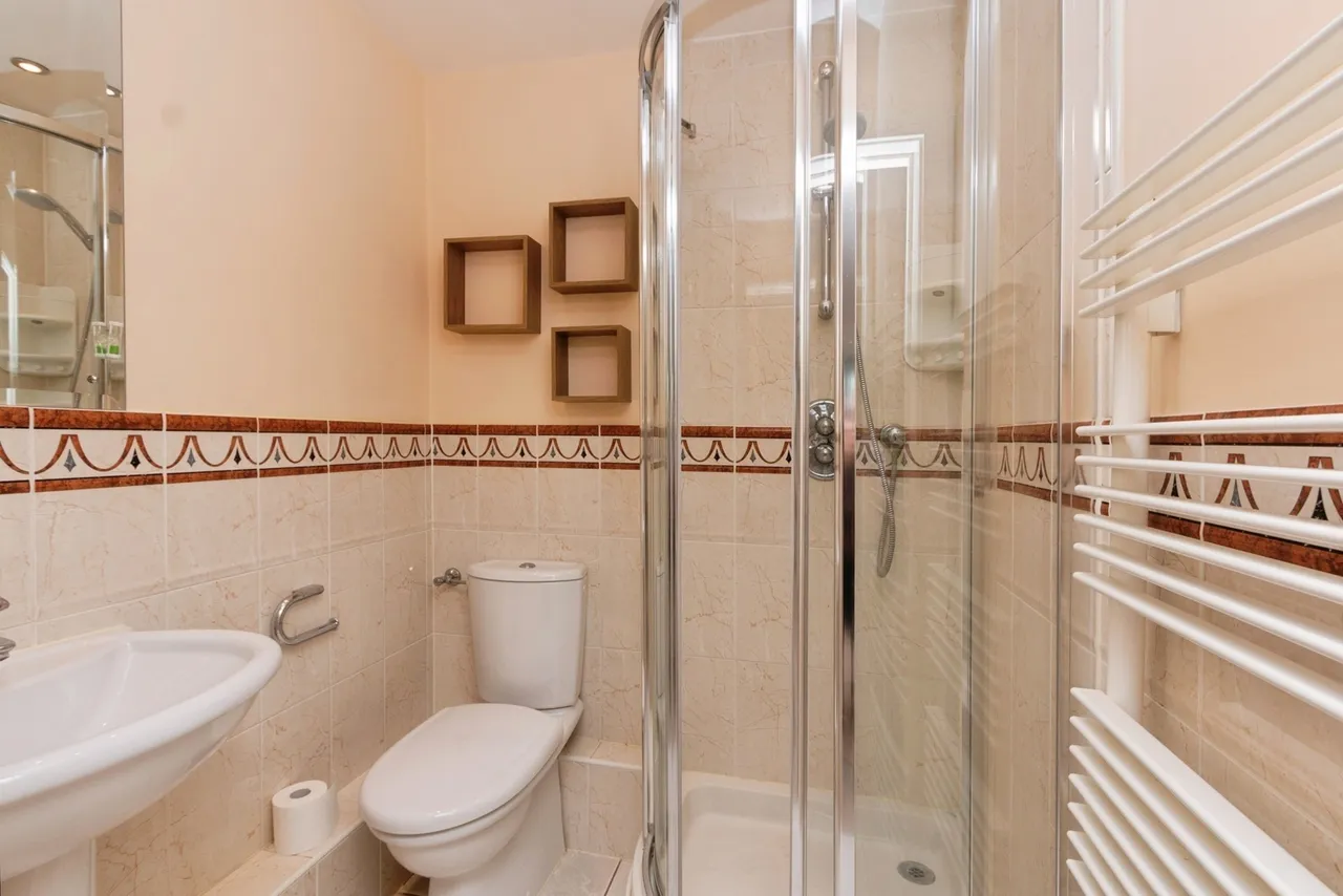 Gordon Crescent, Camberley, GU15, photo 8