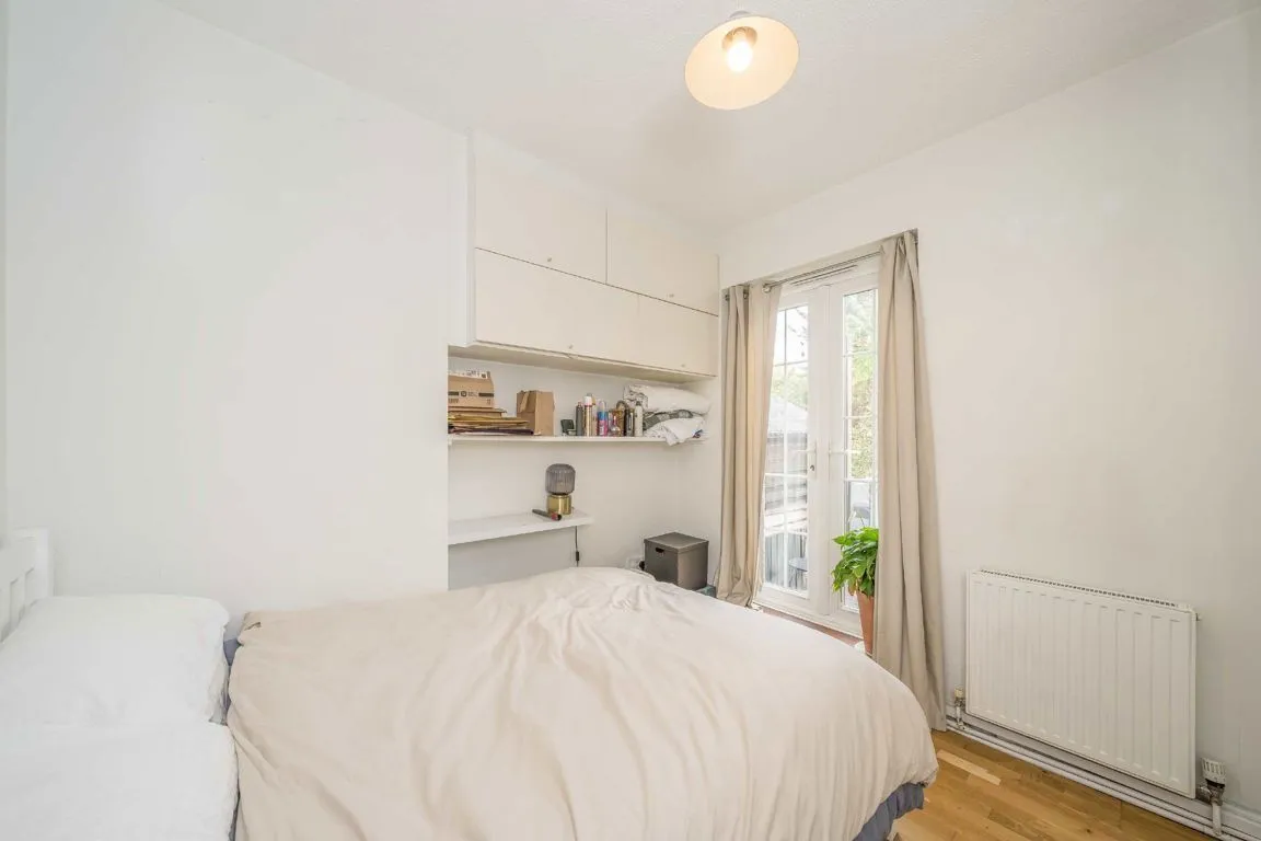 Merton Road, SW18, photo 5
