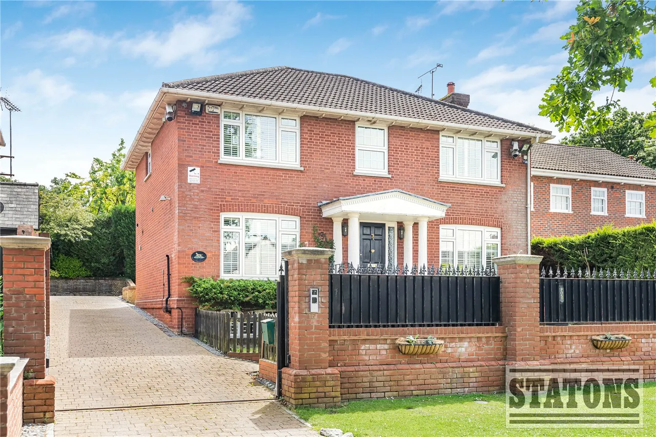 3 bed house for sale — Blanche Lane, South Mimms, Potters Bar, Hertfordshire, EN6 3PA
