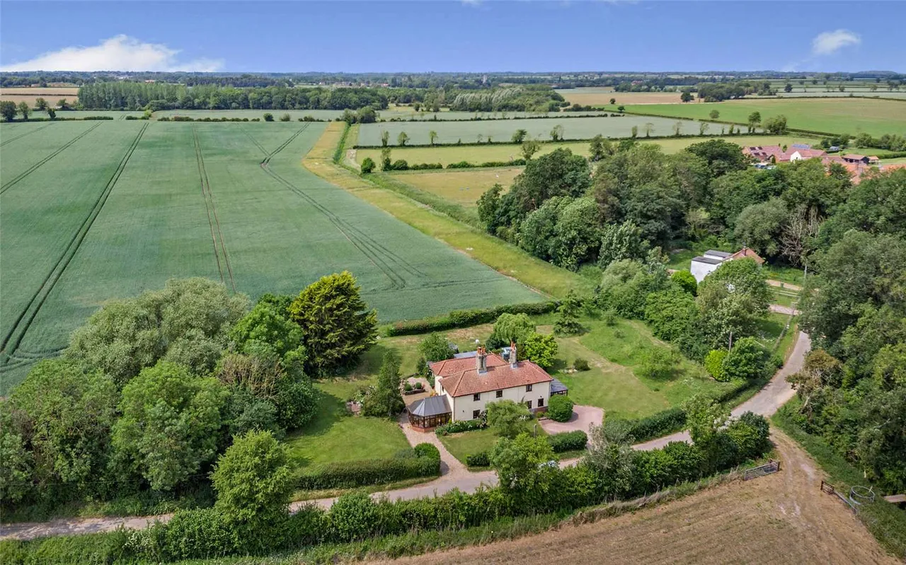Clipbush Lane, Scoulton, Norwich, Norfolk, NR9 4PD, photo 2