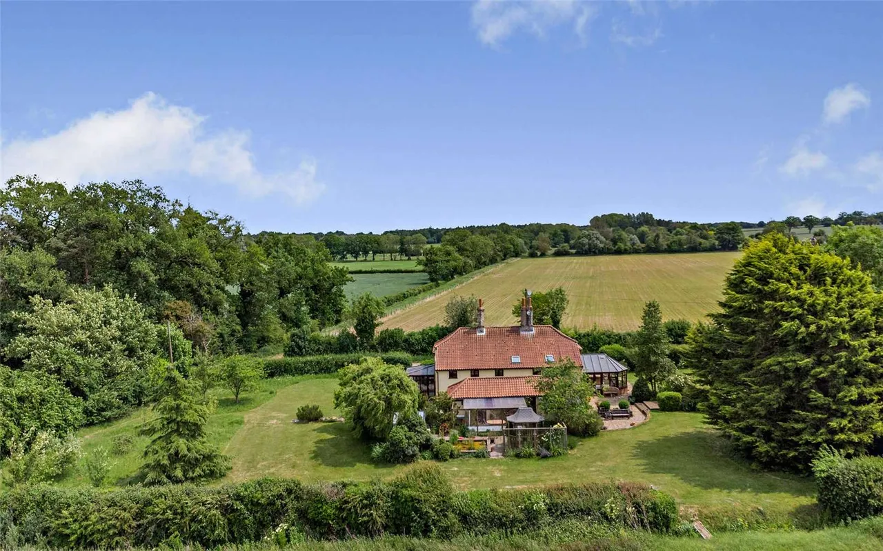 Clipbush Lane, Scoulton, Norwich, Norfolk, NR9 4PD, photo 4