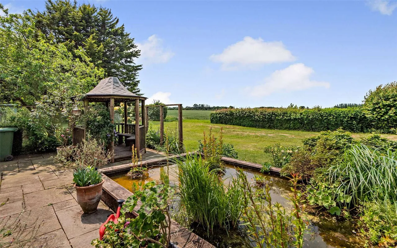 Clipbush Lane, Scoulton, Norwich, Norfolk, NR9 4PD, photo 6