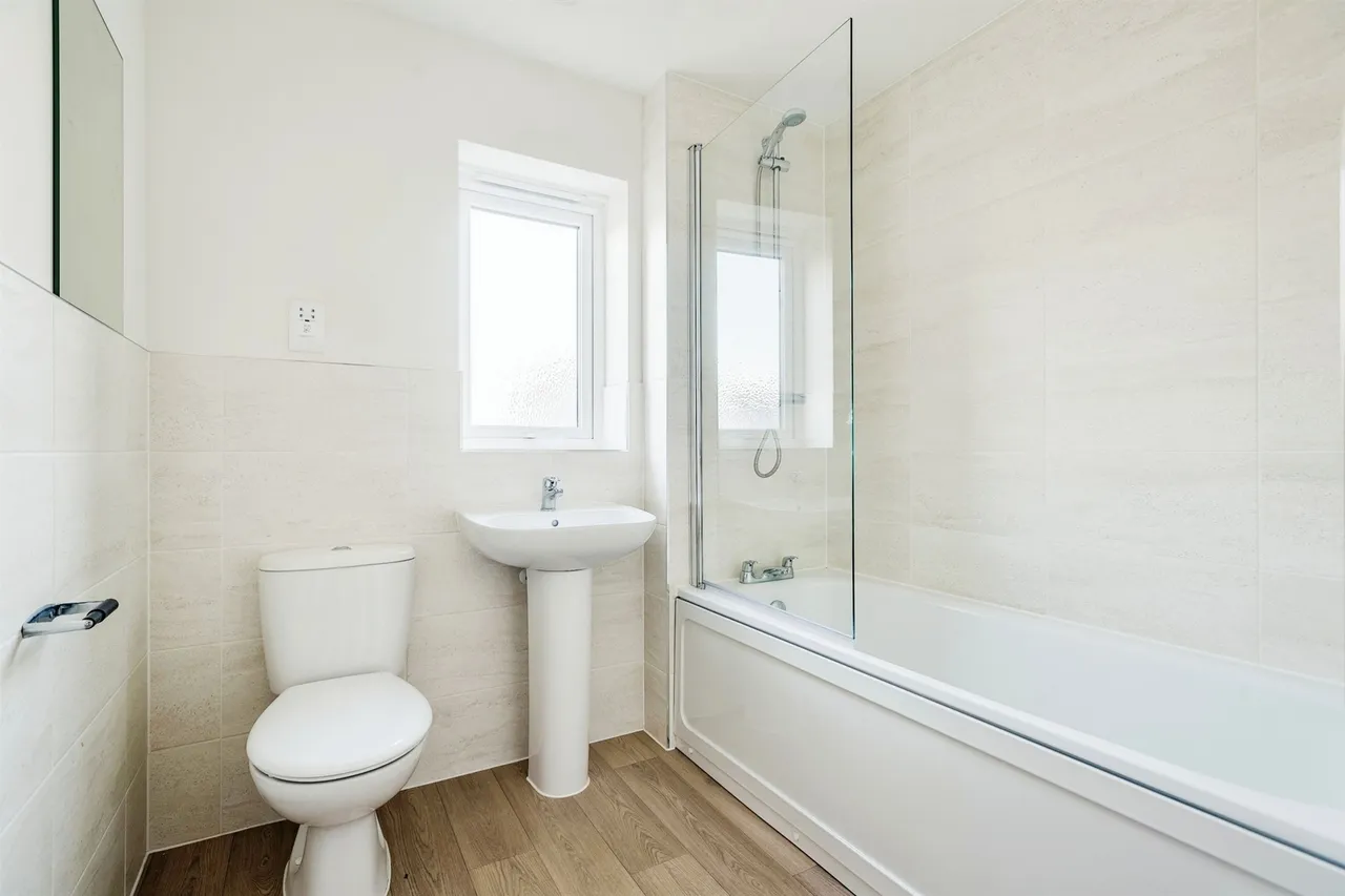 Henmarsh Way, Moreton-In-Marsh, photo 4