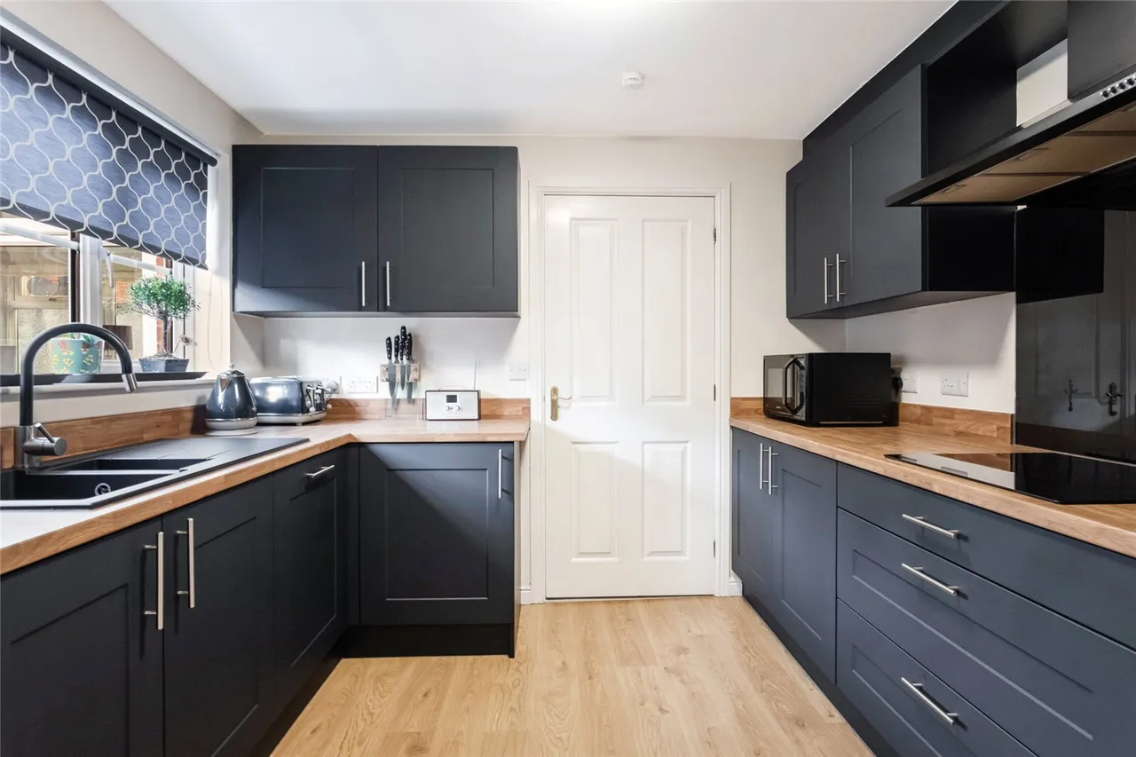 Strathnairn Court, Glenrothes, KY7, photo 7