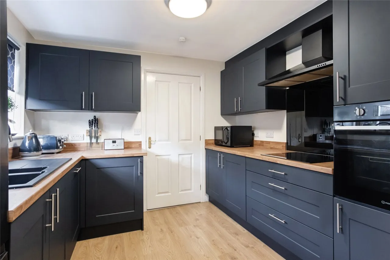 Strathnairn Court, Glenrothes, KY7, photo 9