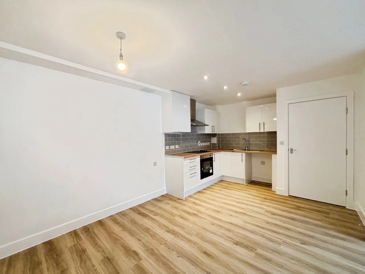 Camp Road, Farnborough, GU14, photo 8
