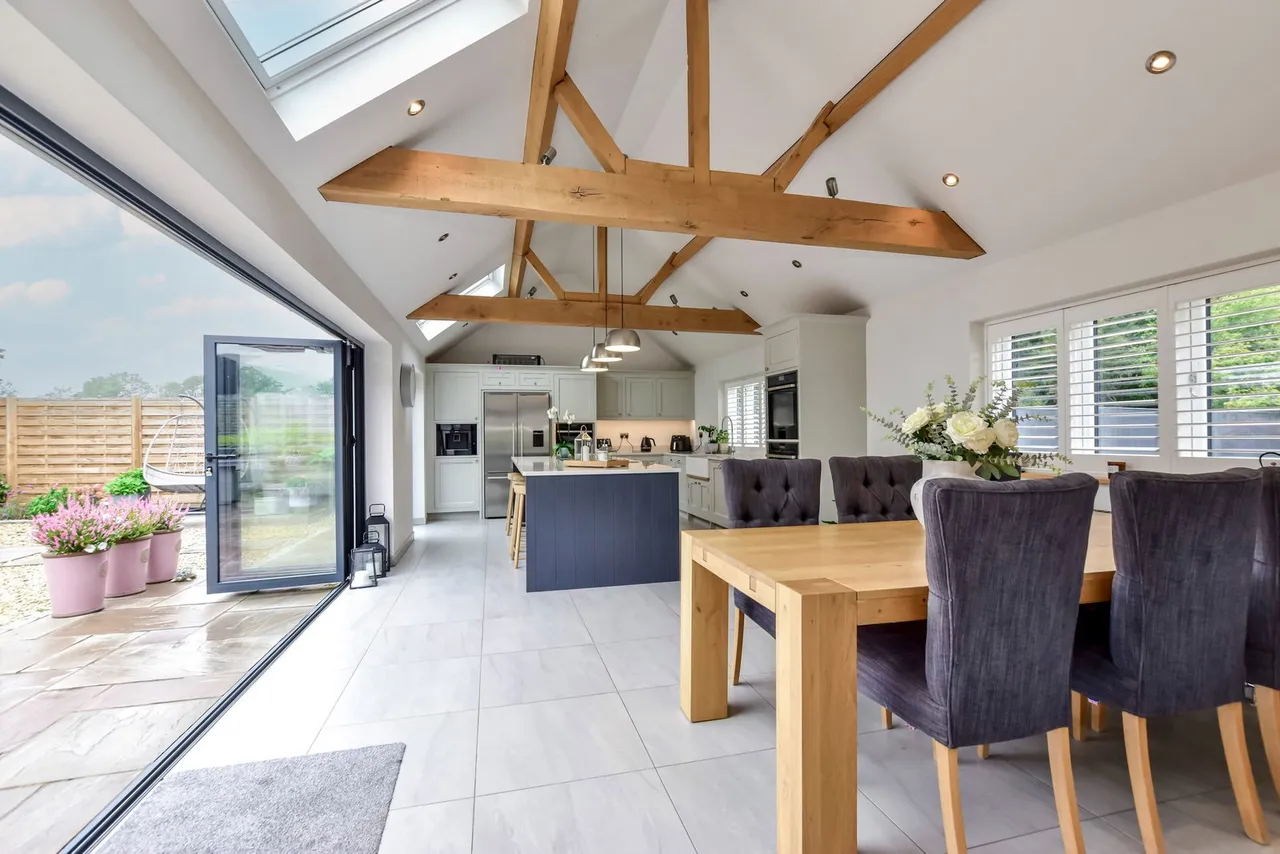 Chipperfield Road, Bovingdon, HP3, photo 11
