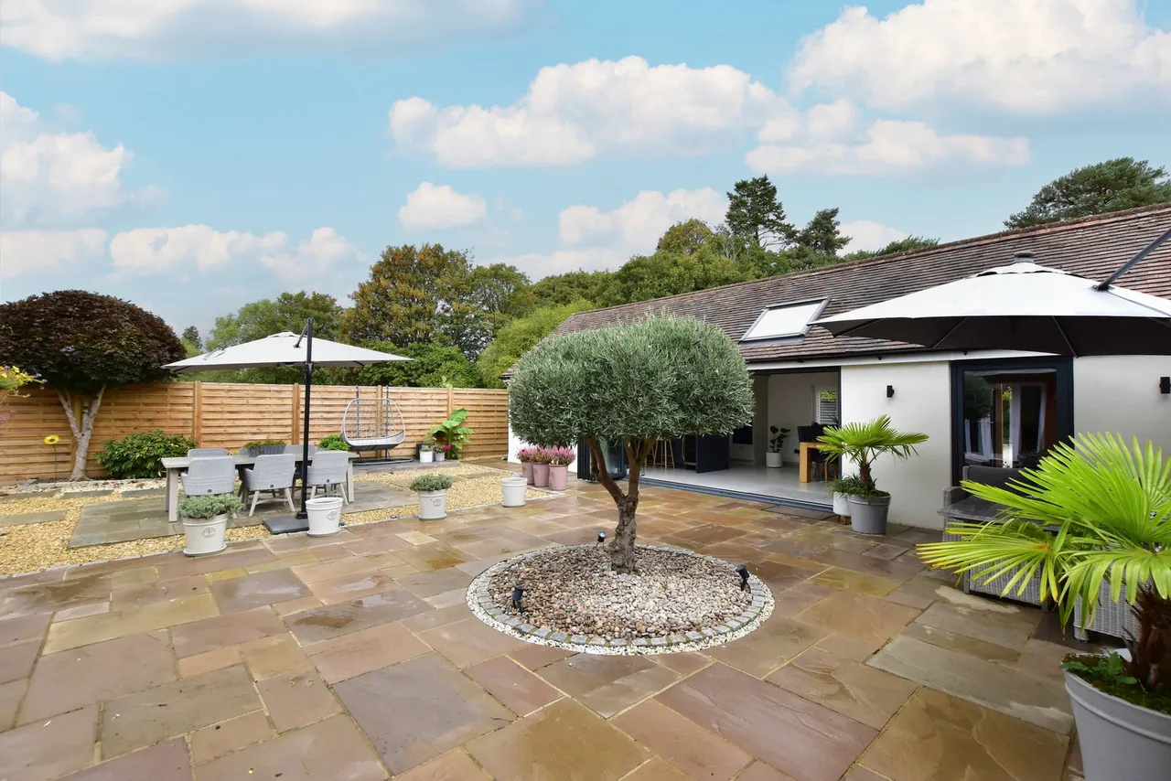 Chipperfield Road, Bovingdon, HP3, photo 29