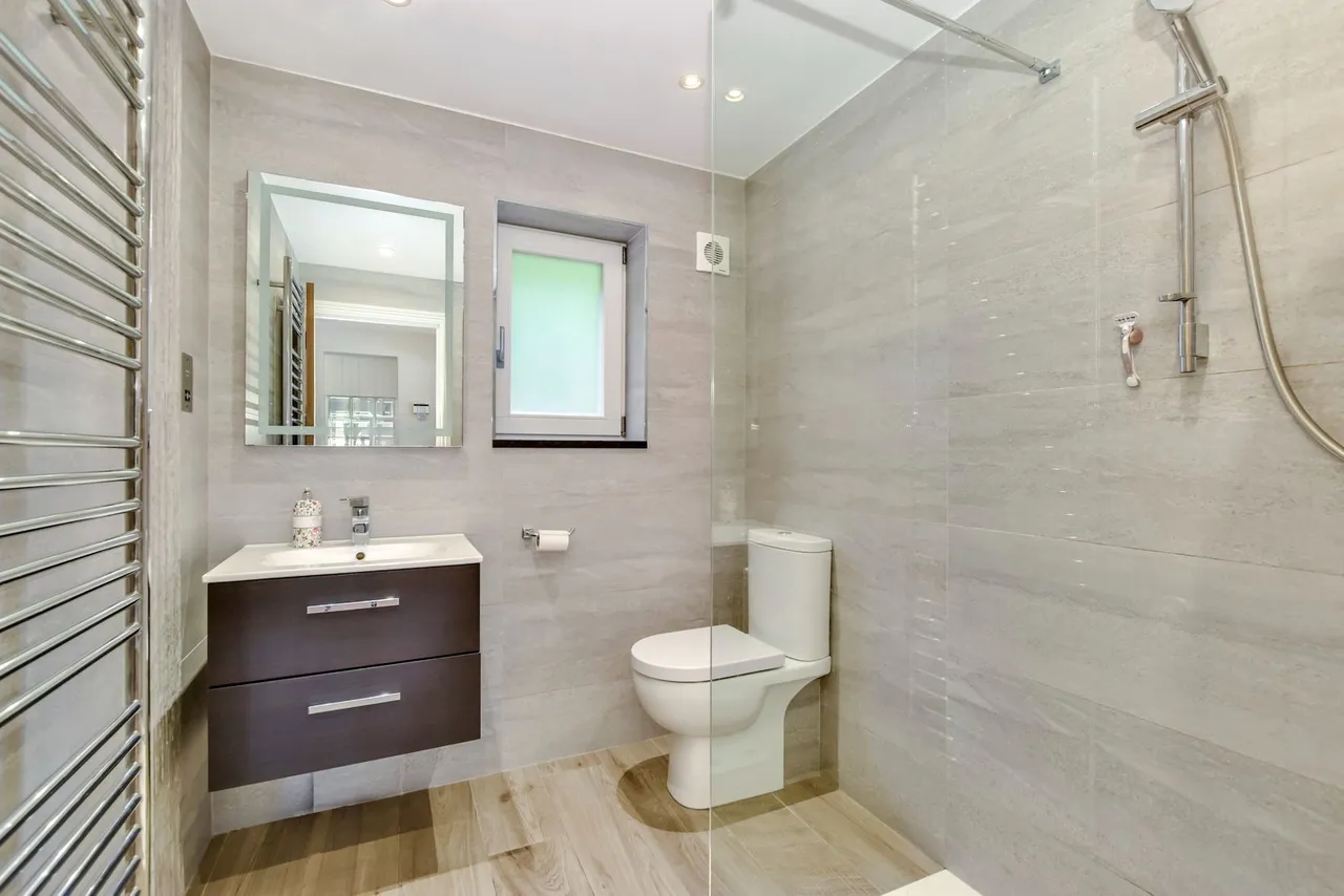 Chipperfield Road, Bovingdon, HP3, photo 21