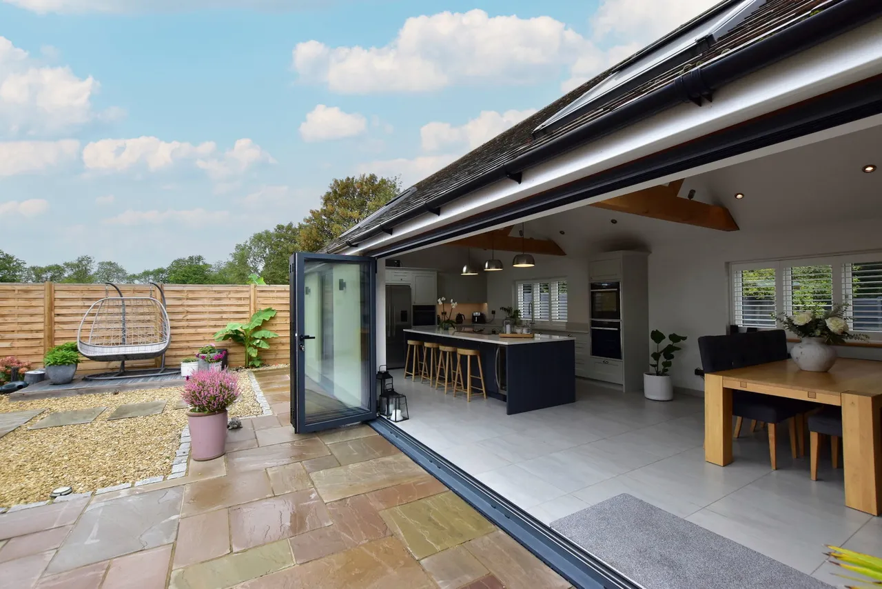 Chipperfield Road, Bovingdon, HP3, photo 27