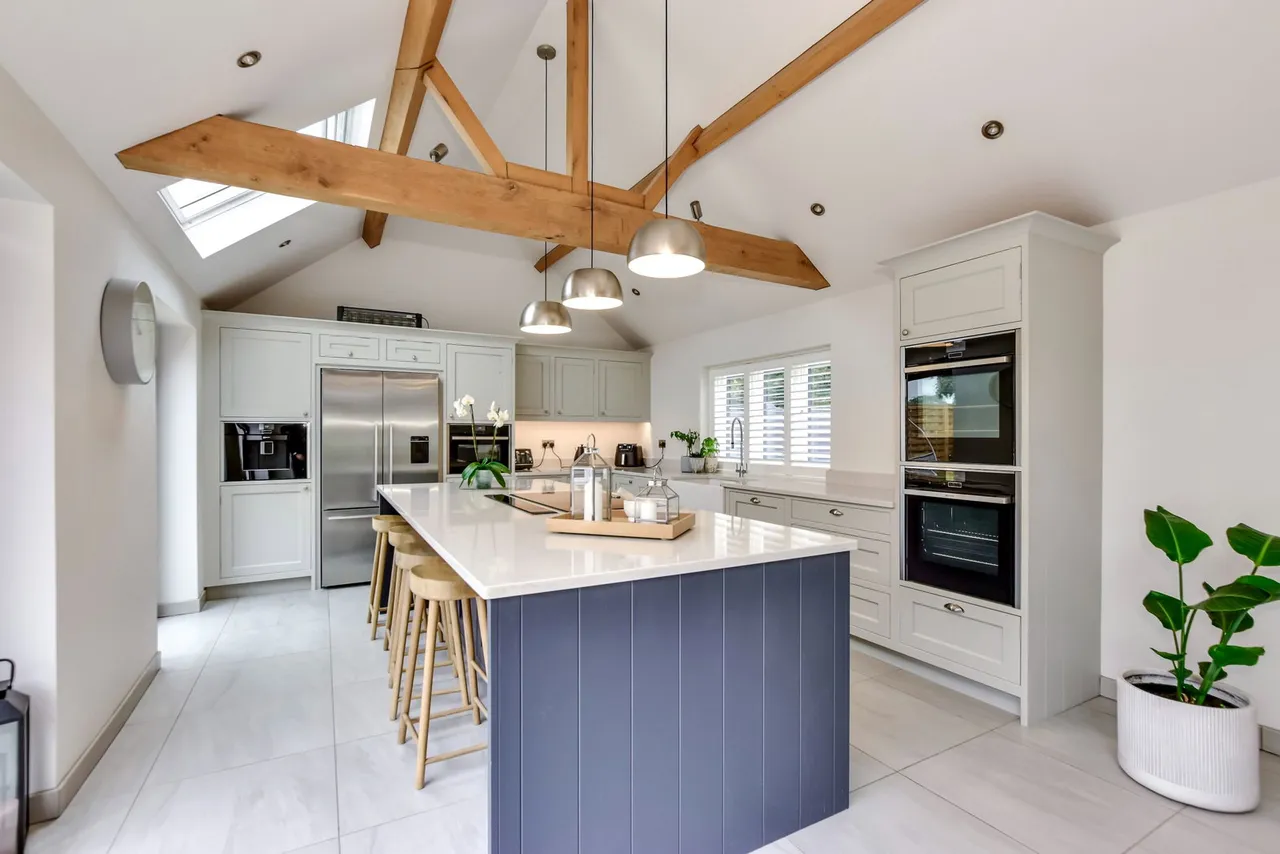 Chipperfield Road, Bovingdon, HP3, photo 2