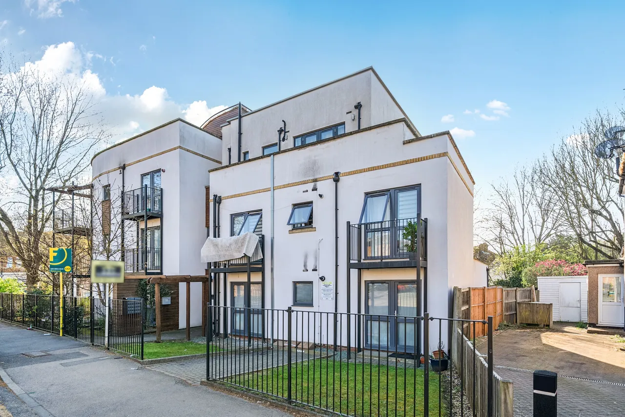 1 bed flat for sale — 1 Chandos Parade, Buckingham Road, Edgware