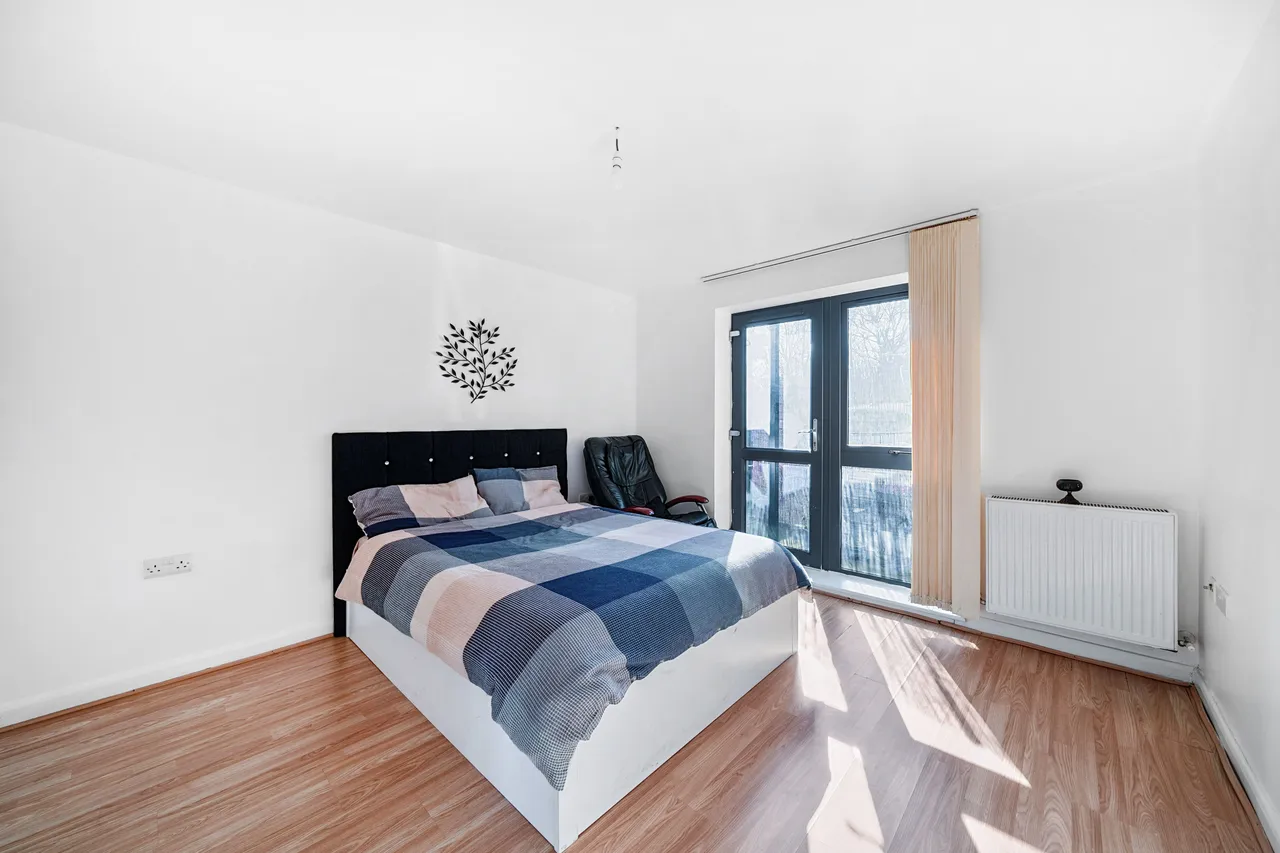 1 Chandos Parade, Buckingham Road, Edgware, photo 11