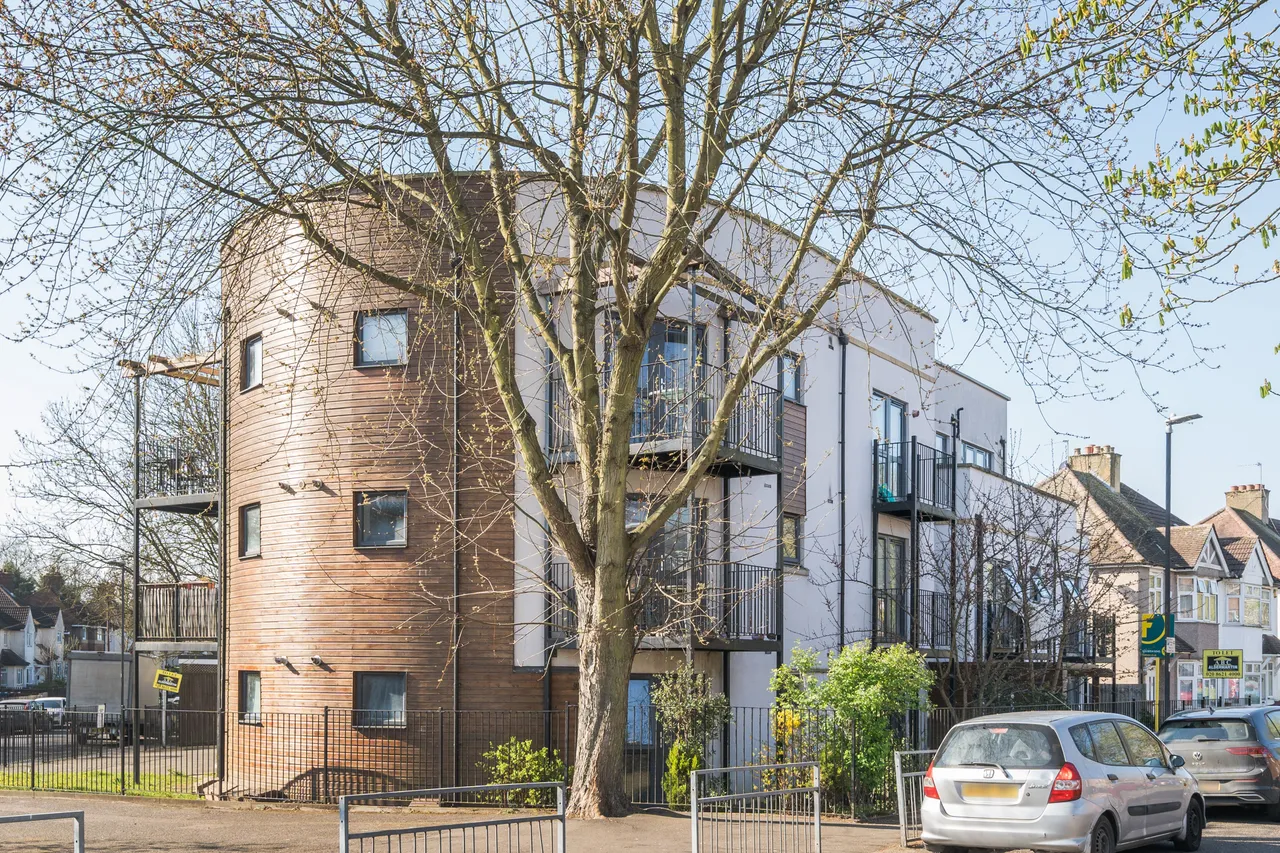 1 Chandos Parade, Buckingham Road, Edgware, photo 10