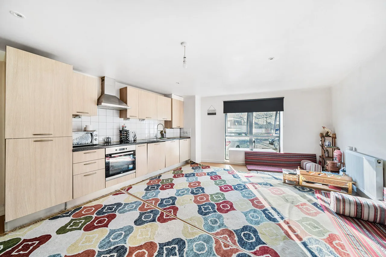 1 Chandos Parade, Buckingham Road, Edgware, photo 3