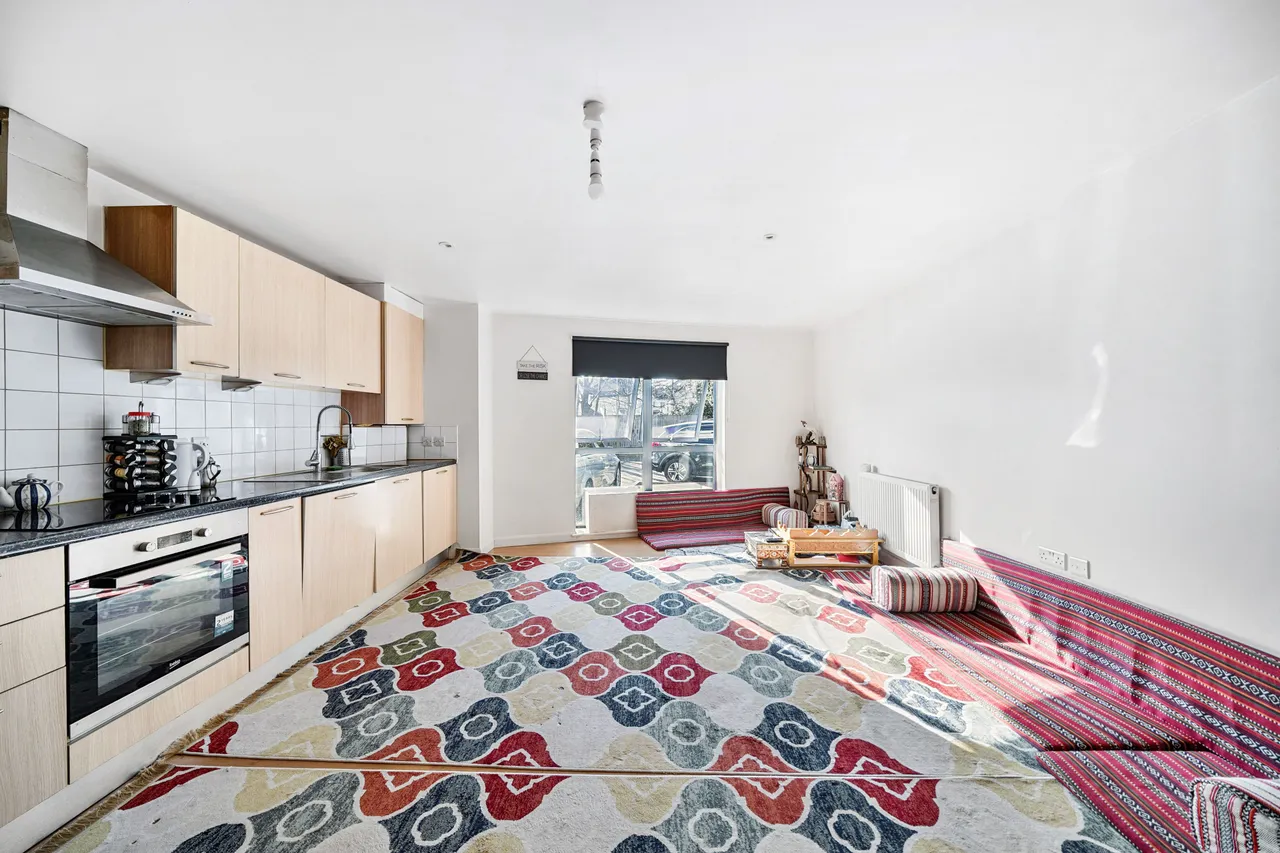 1 Chandos Parade, Buckingham Road, Edgware, photo 4