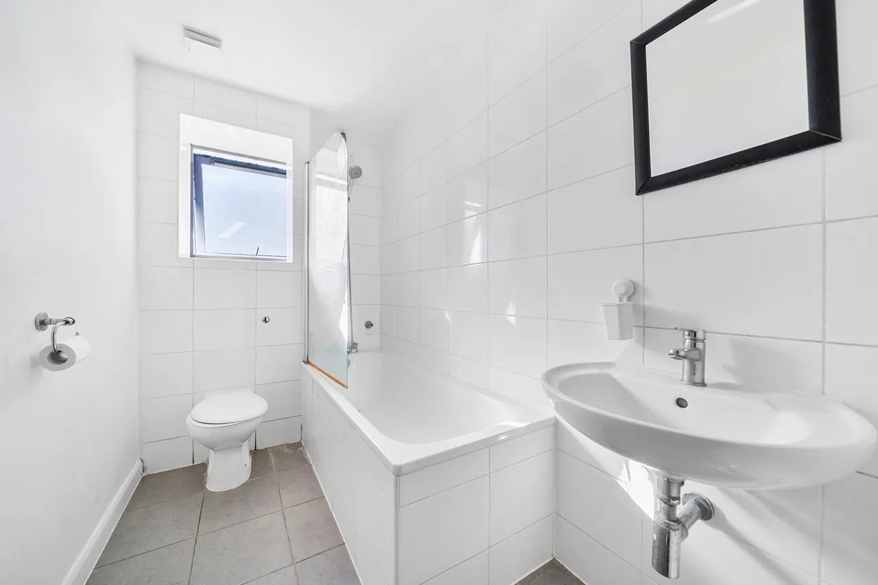 1 Chandos Parade, Buckingham Road, Edgware, photo 8