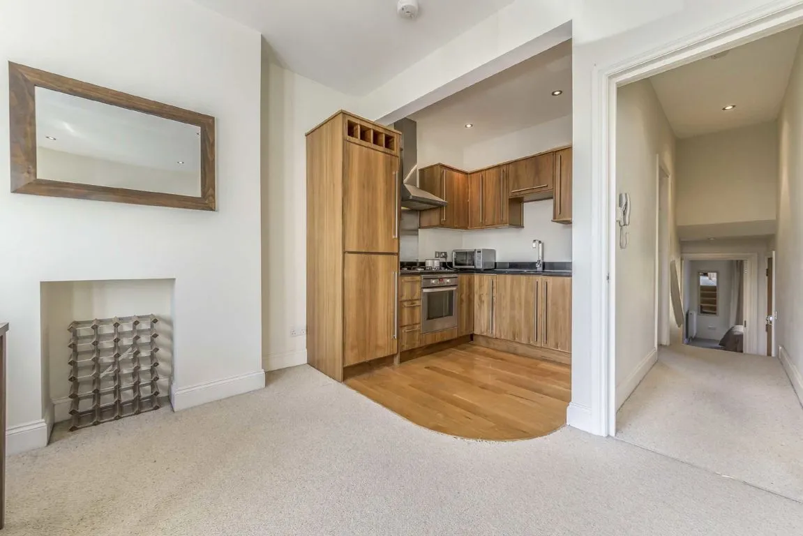 Summerley Street, SW18, photo 5