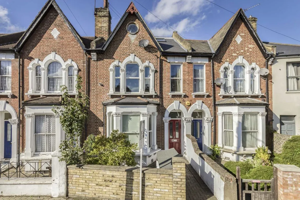 1 bed flat for sale, Summerley Street, SW18