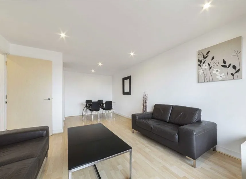 Western Gateway, Royal Wharf, E16, photo 5