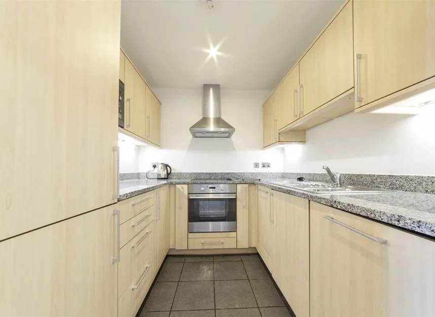 Western Gateway, Royal Wharf, E16, photo 4