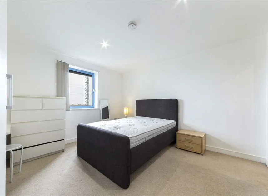 Western Gateway, Royal Wharf, E16, photo 3