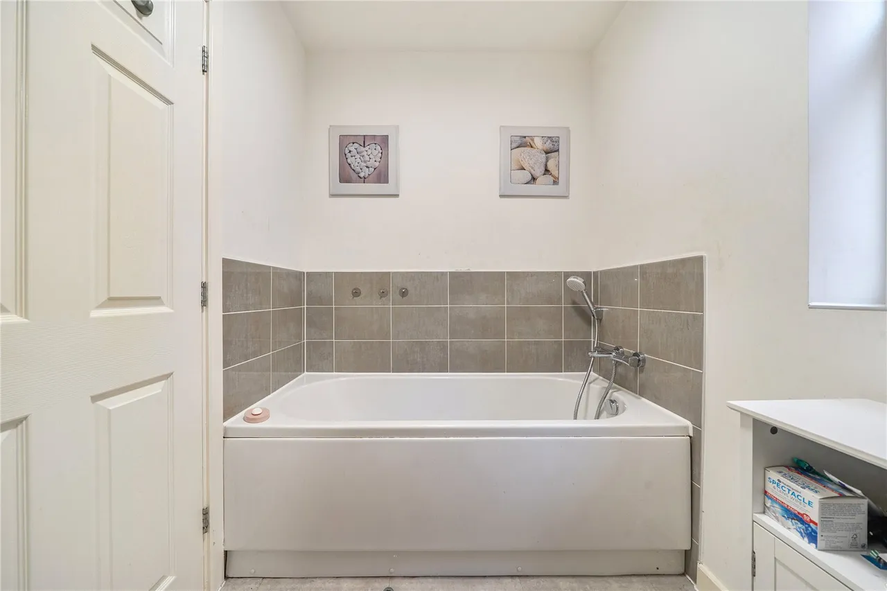 Conager Close, Nursling, Southampton, Hampshire, SO16 0BQ, photo 18
