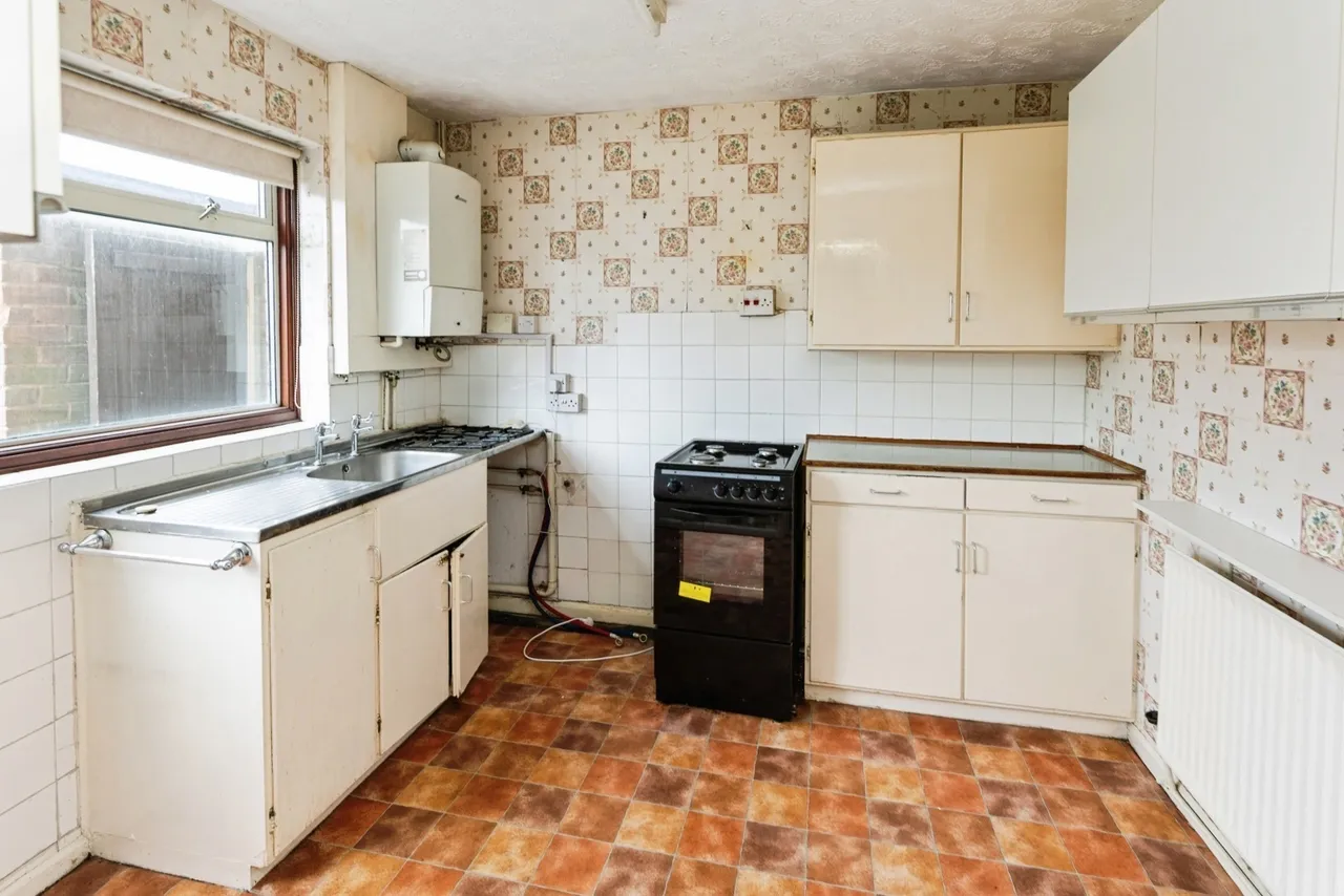 Stratford Close, Wrexham, LL12, photo 5