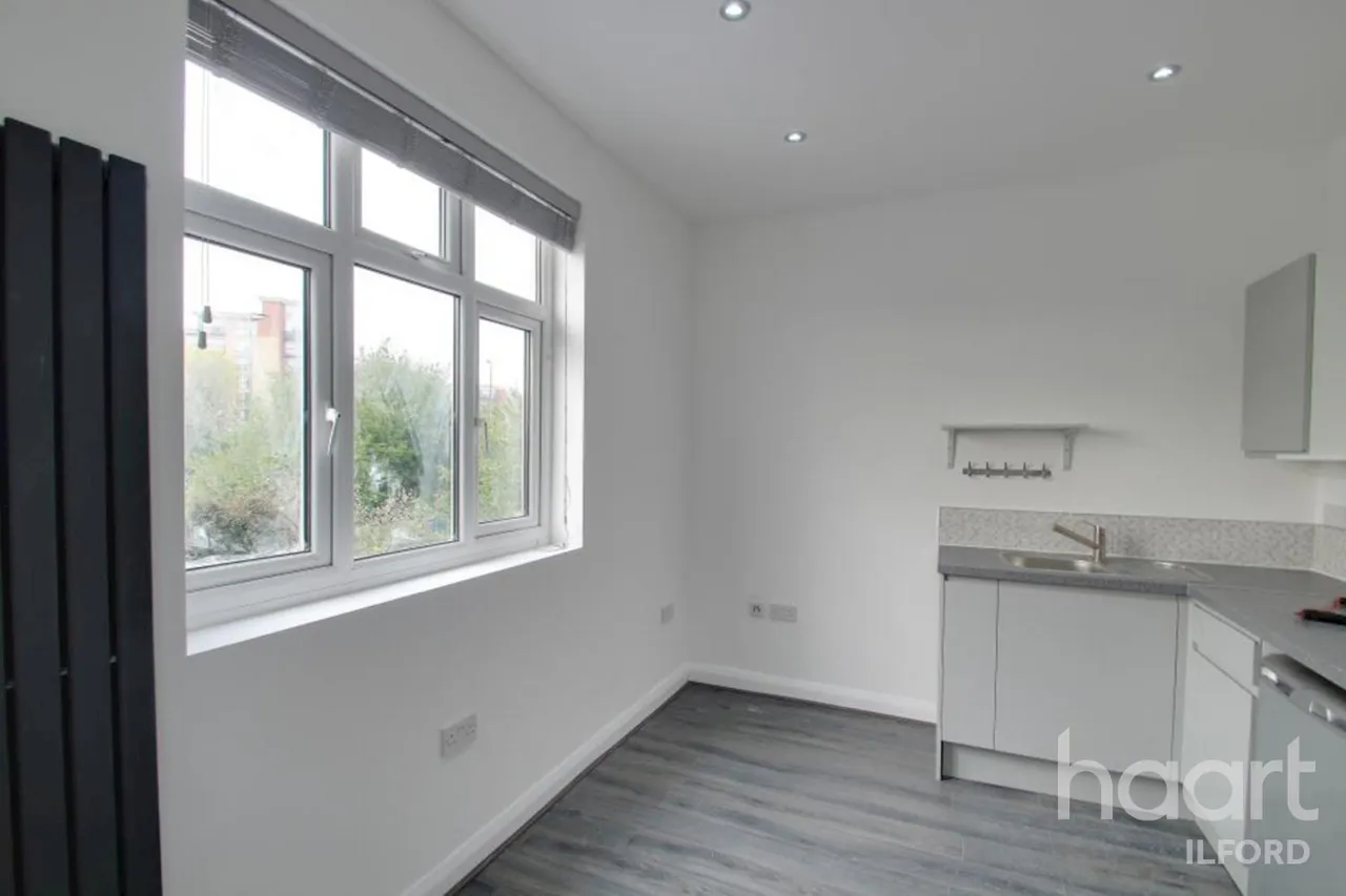 Stainforth Road, IG2, photo 3