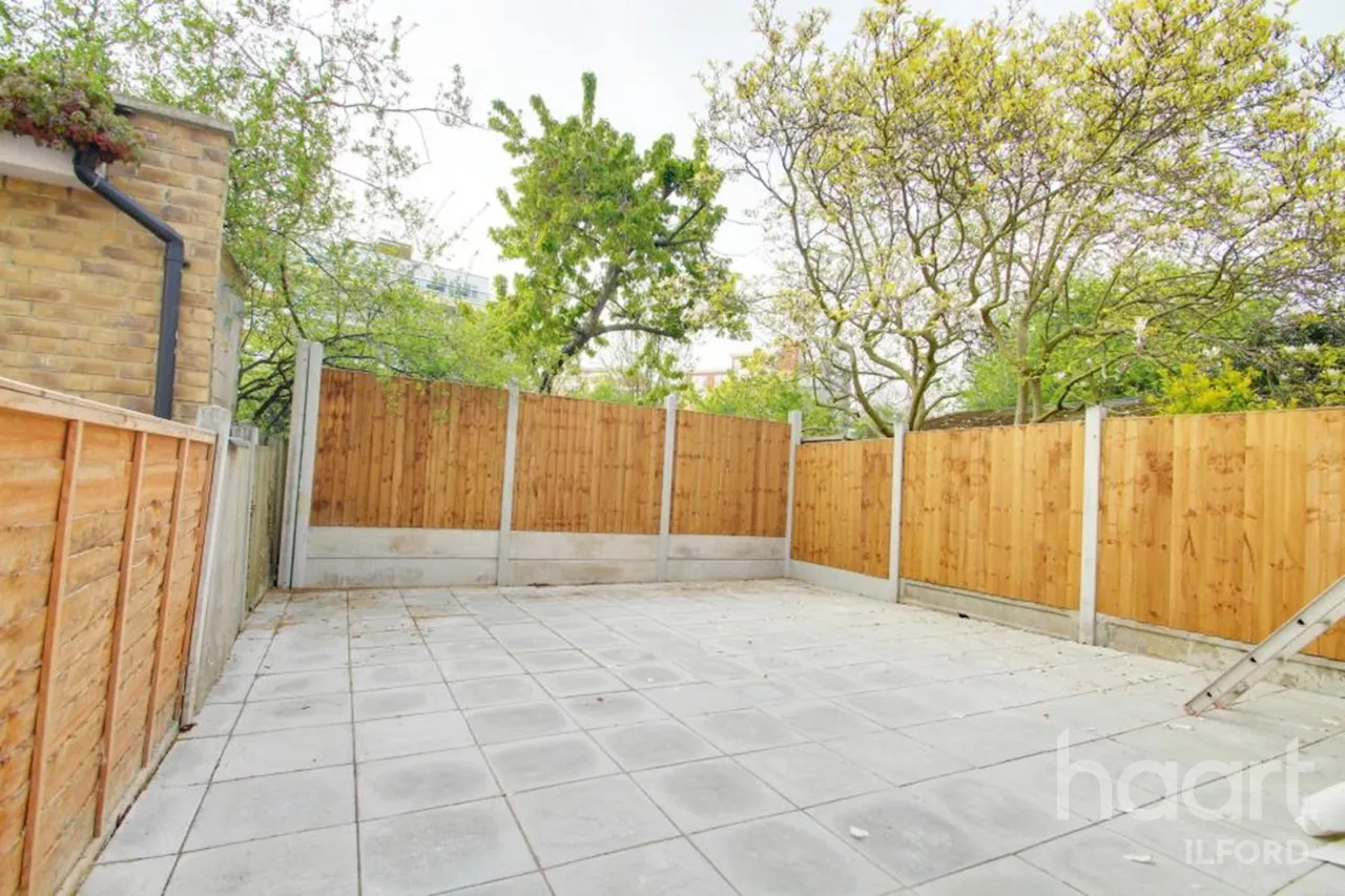 Stainforth Road, IG2, photo 7