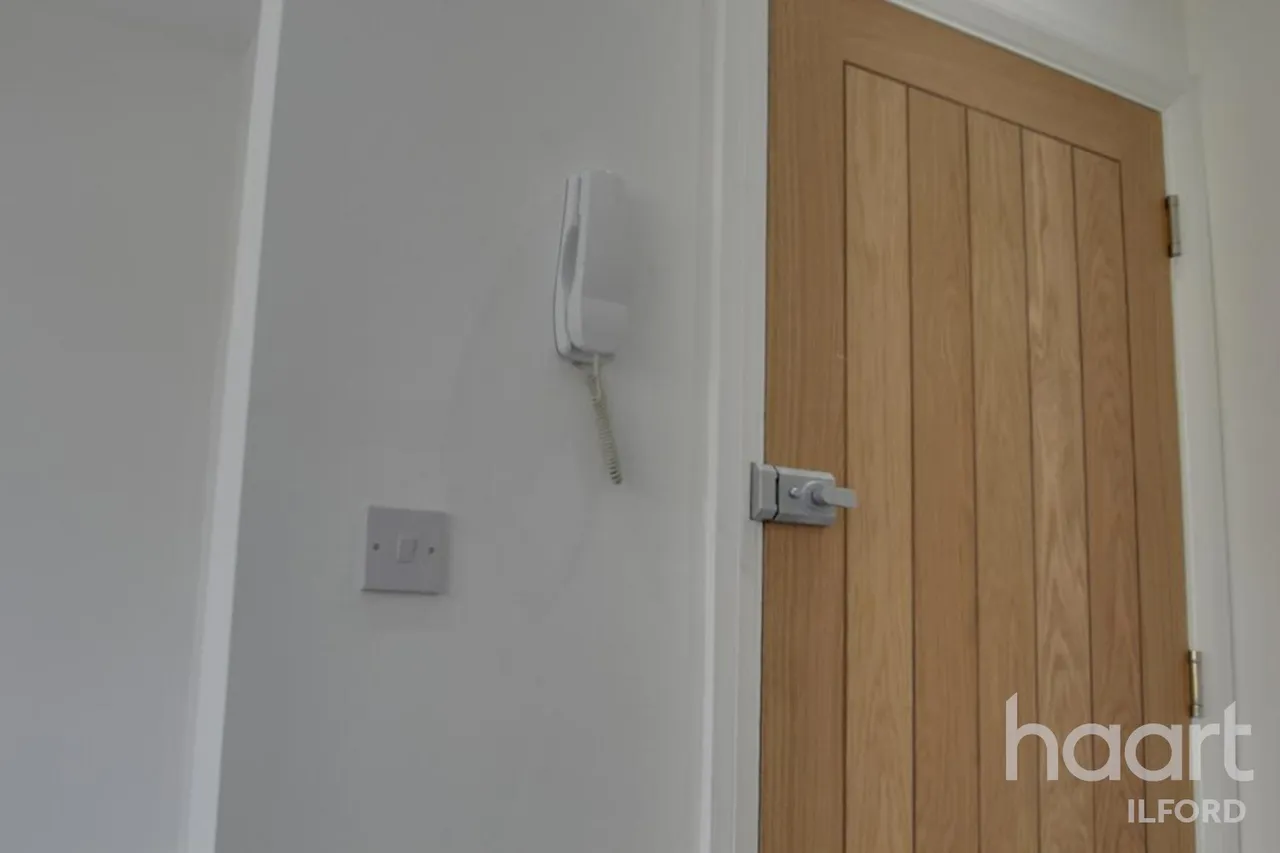 Stainforth Road, IG2, photo 5