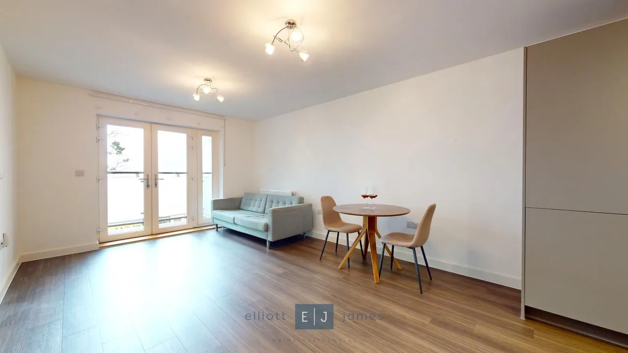 Luna Court, Loughton, IG10, photo 4