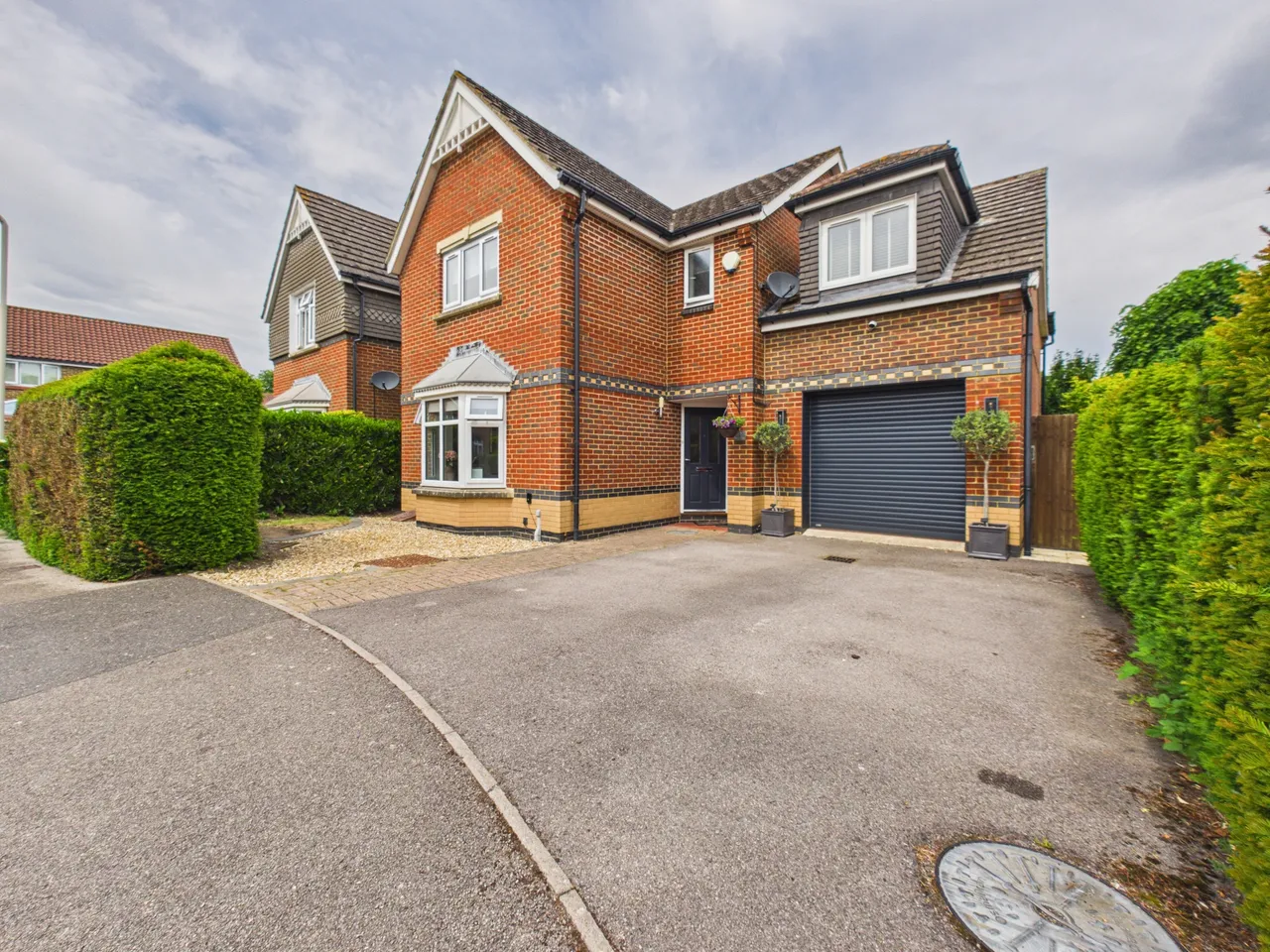 4 bed house for sale — Wallis Drive, Bramley, RG26