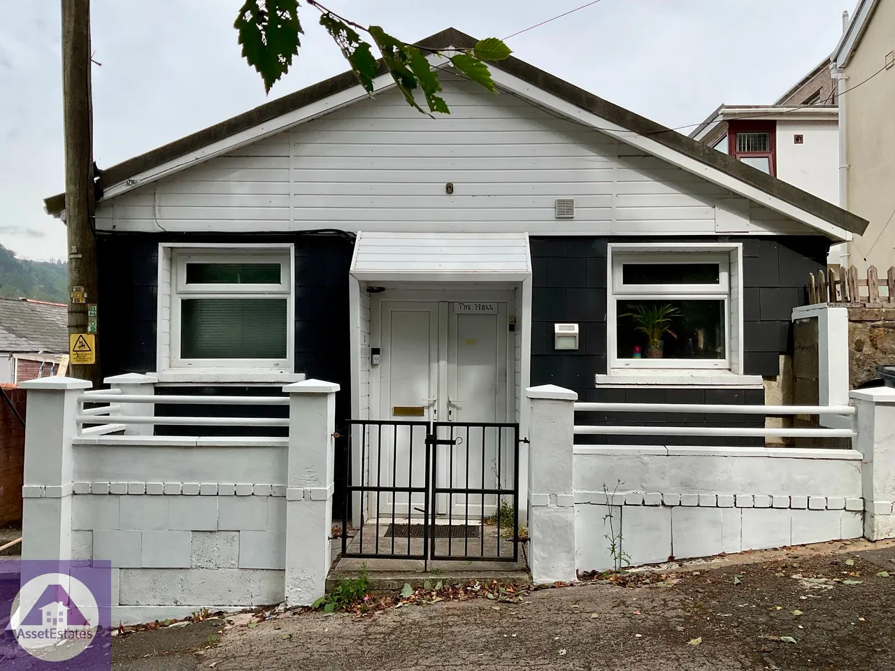 2 bed house for sale — Hall Lane, Abertillery