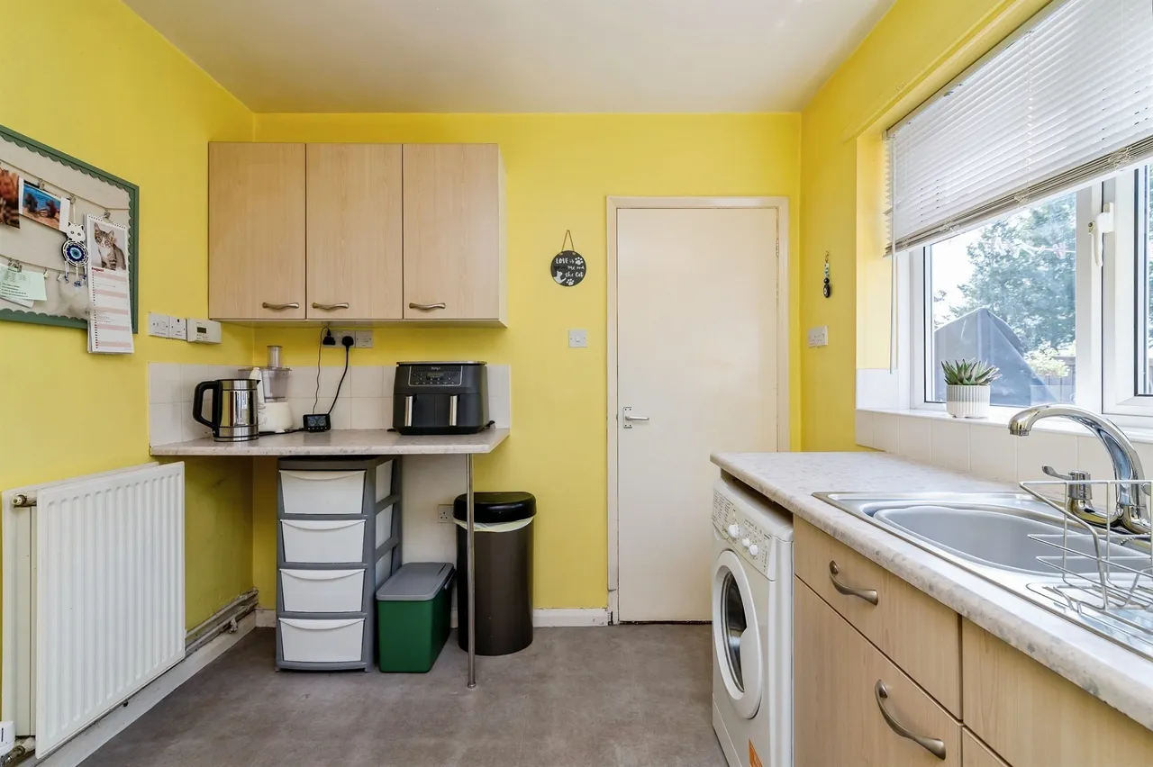 Denewood Crescent, Nottingham, photo 7
