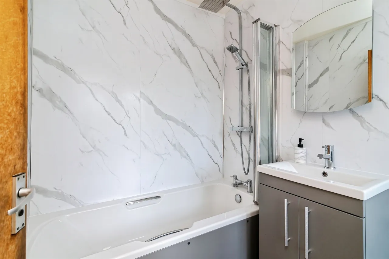 Denewood Crescent, Nottingham, photo 8