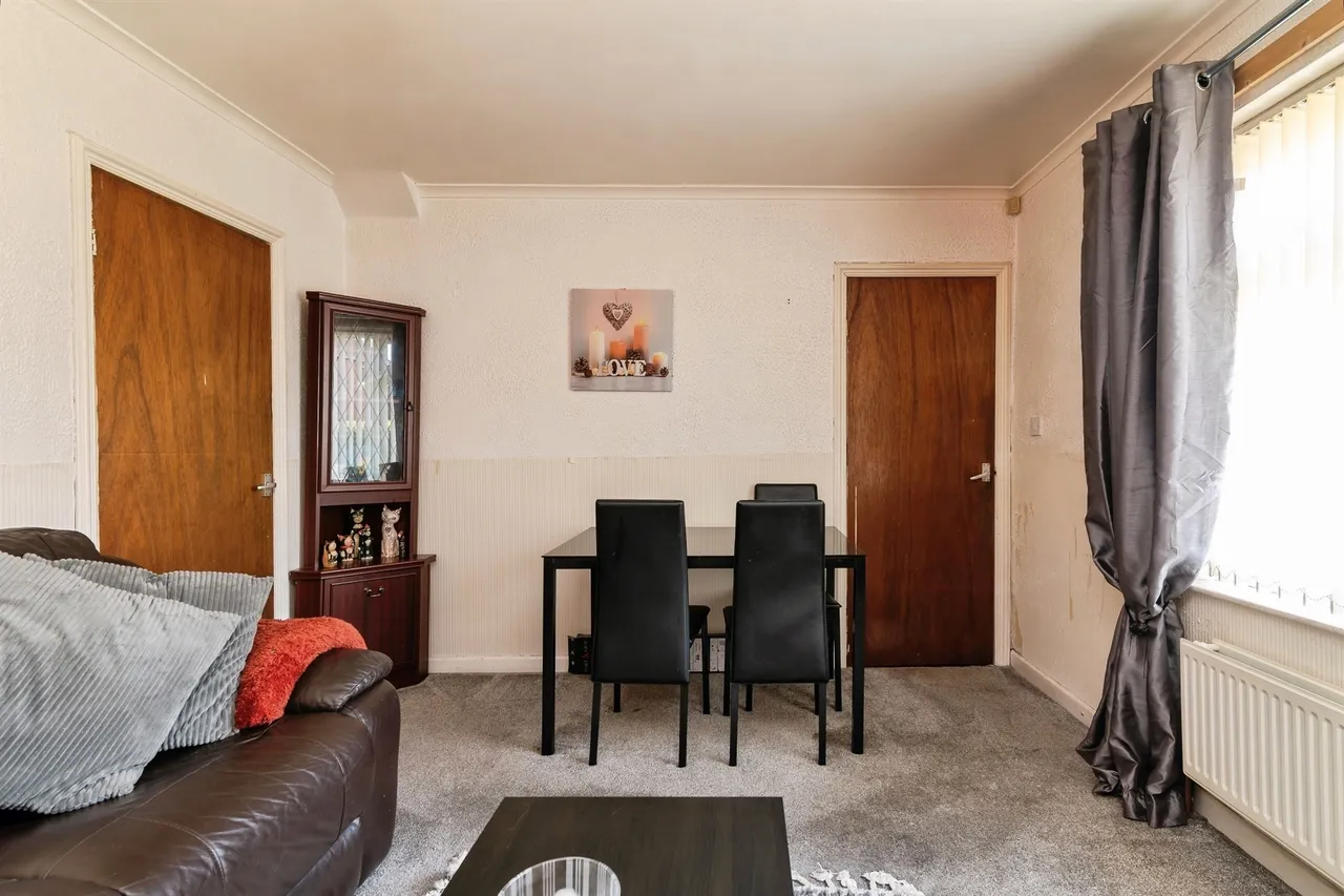 Denewood Crescent, Nottingham, photo 4