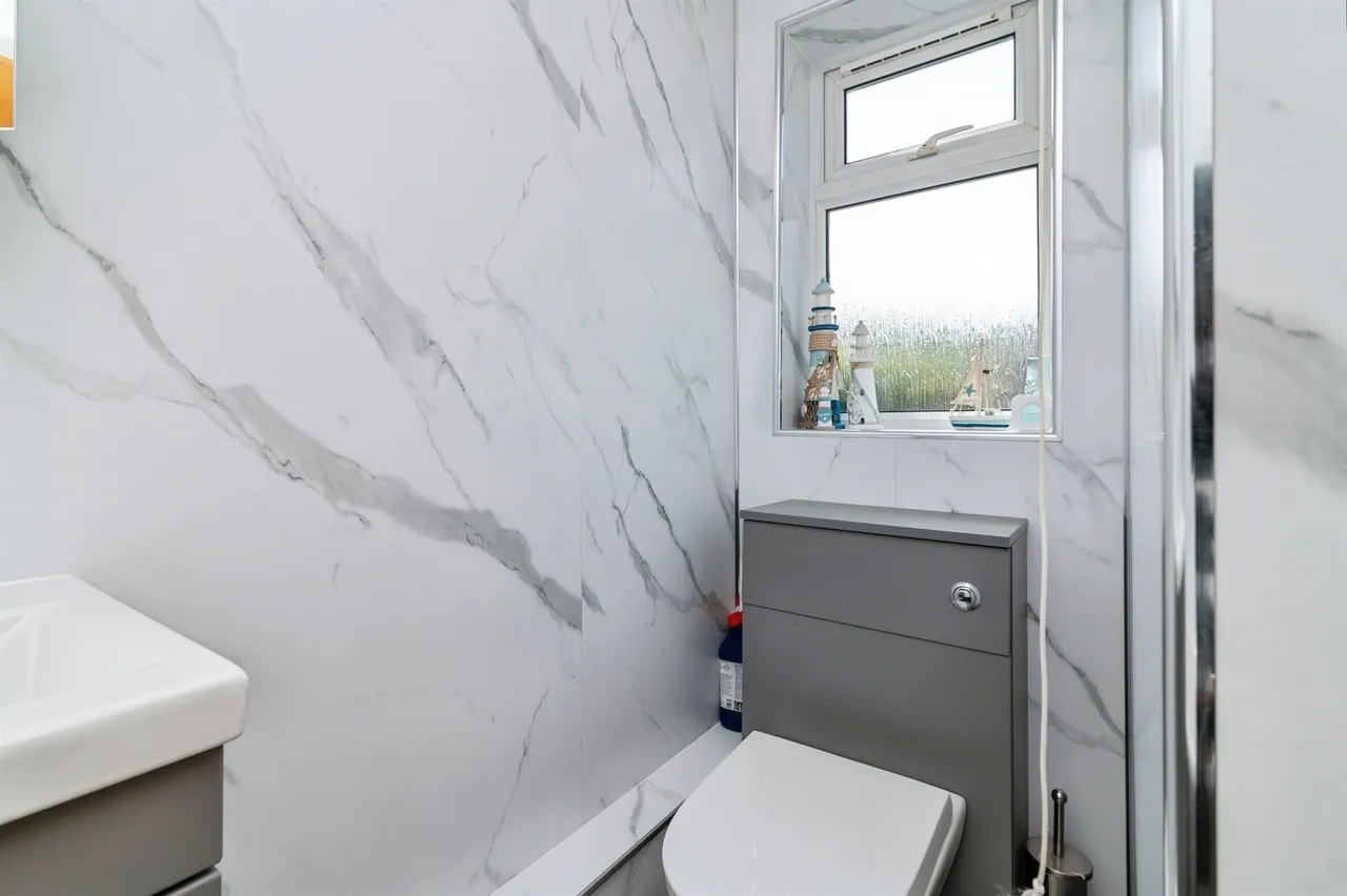 Denewood Crescent, Nottingham, photo 9