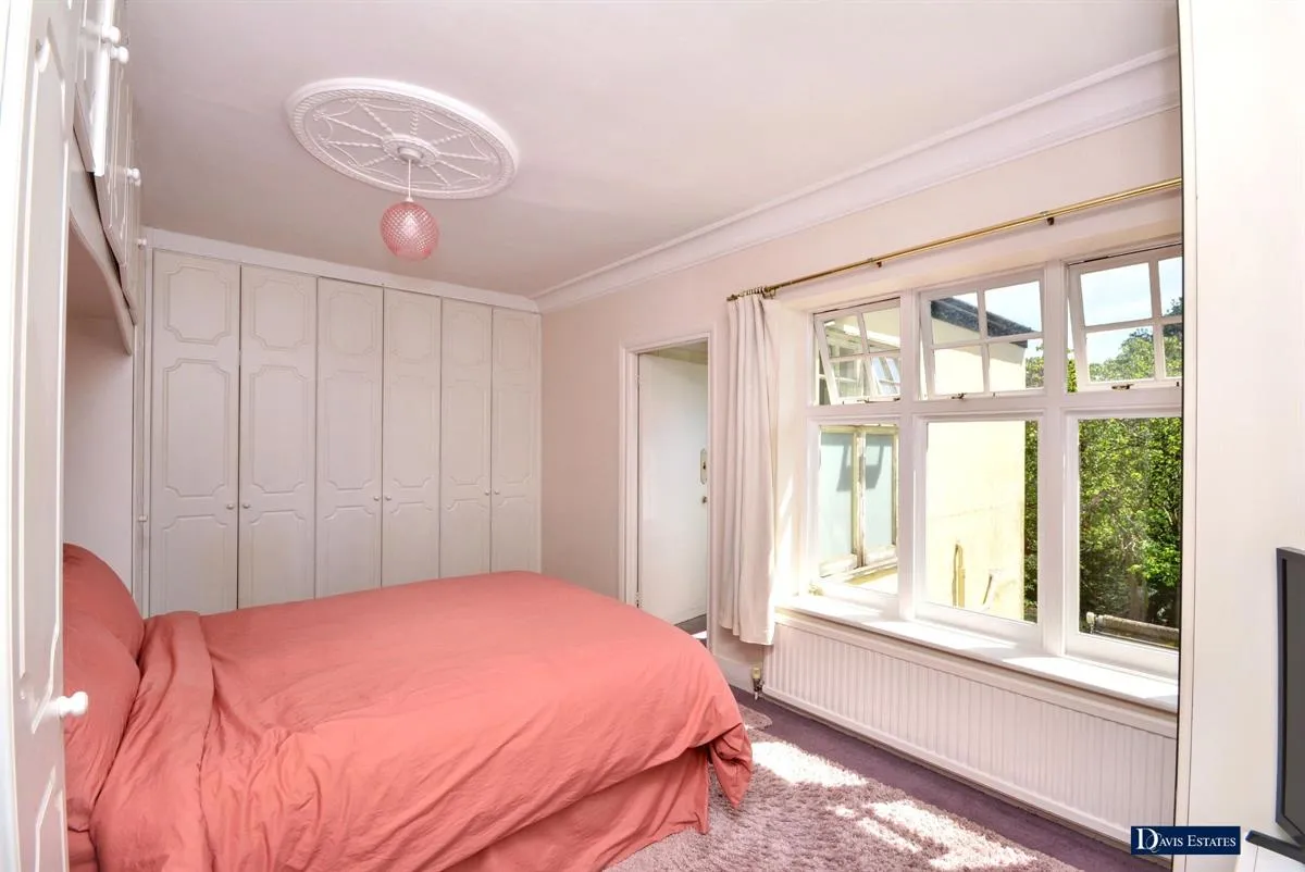 Berther Road, Emerson Park, Hornchurch, RM11, photo 11