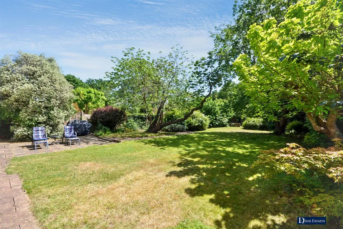 Berther Road, Emerson Park, Hornchurch, RM11, photo 4