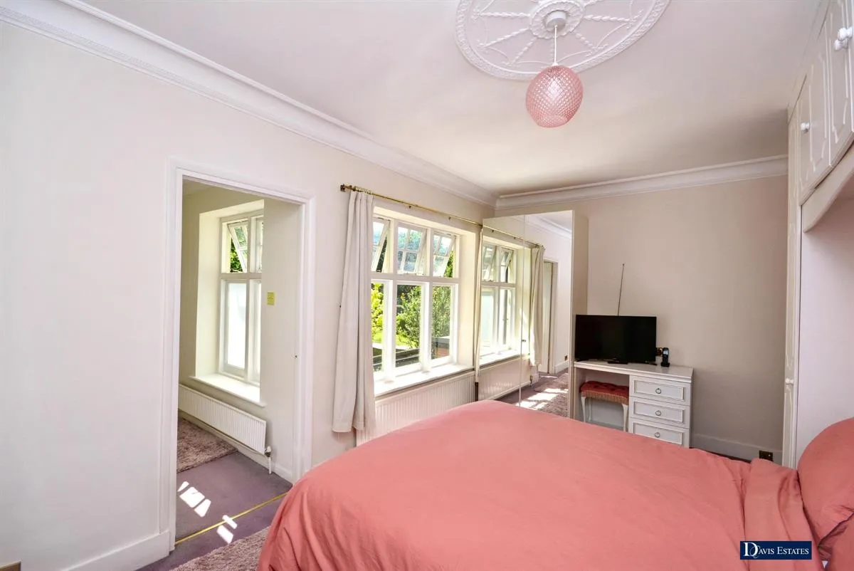 Berther Road, Emerson Park, Hornchurch, RM11, photo 12