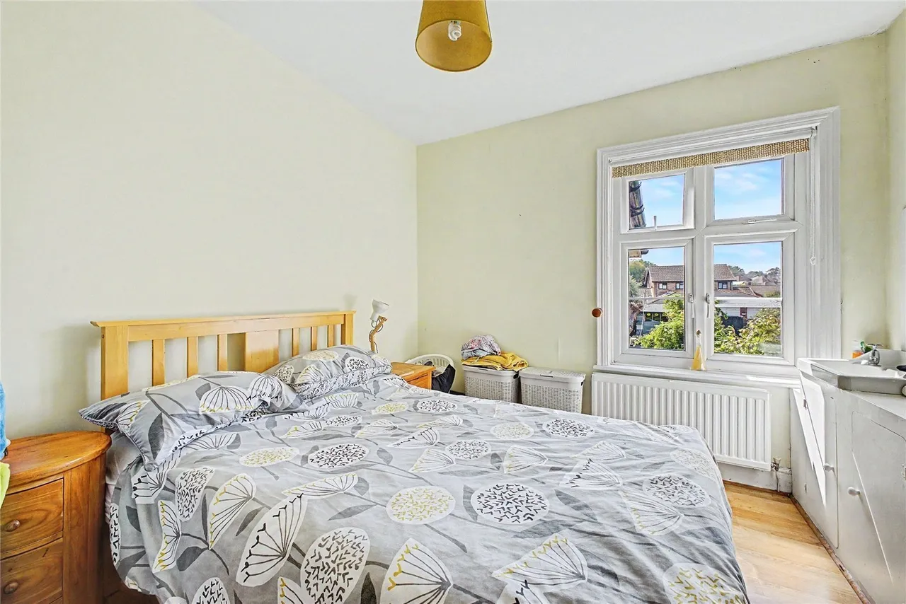 Avenue Road, Sandown, PO36, photo 9